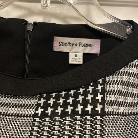 Black dress - Picture 3 of 3